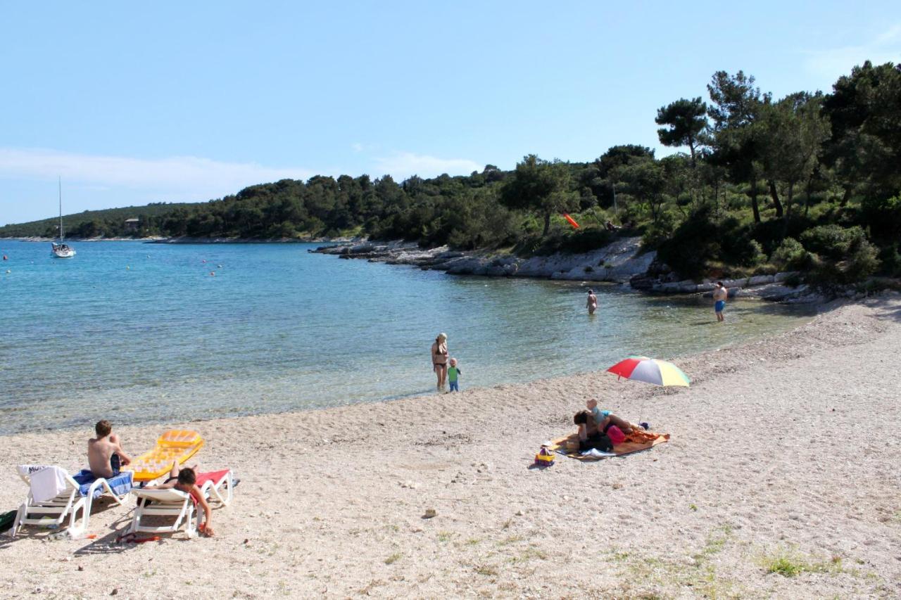 Apartments With A Parking Space Cunski, Losinj - 7867 ภายนอก รูปภาพ